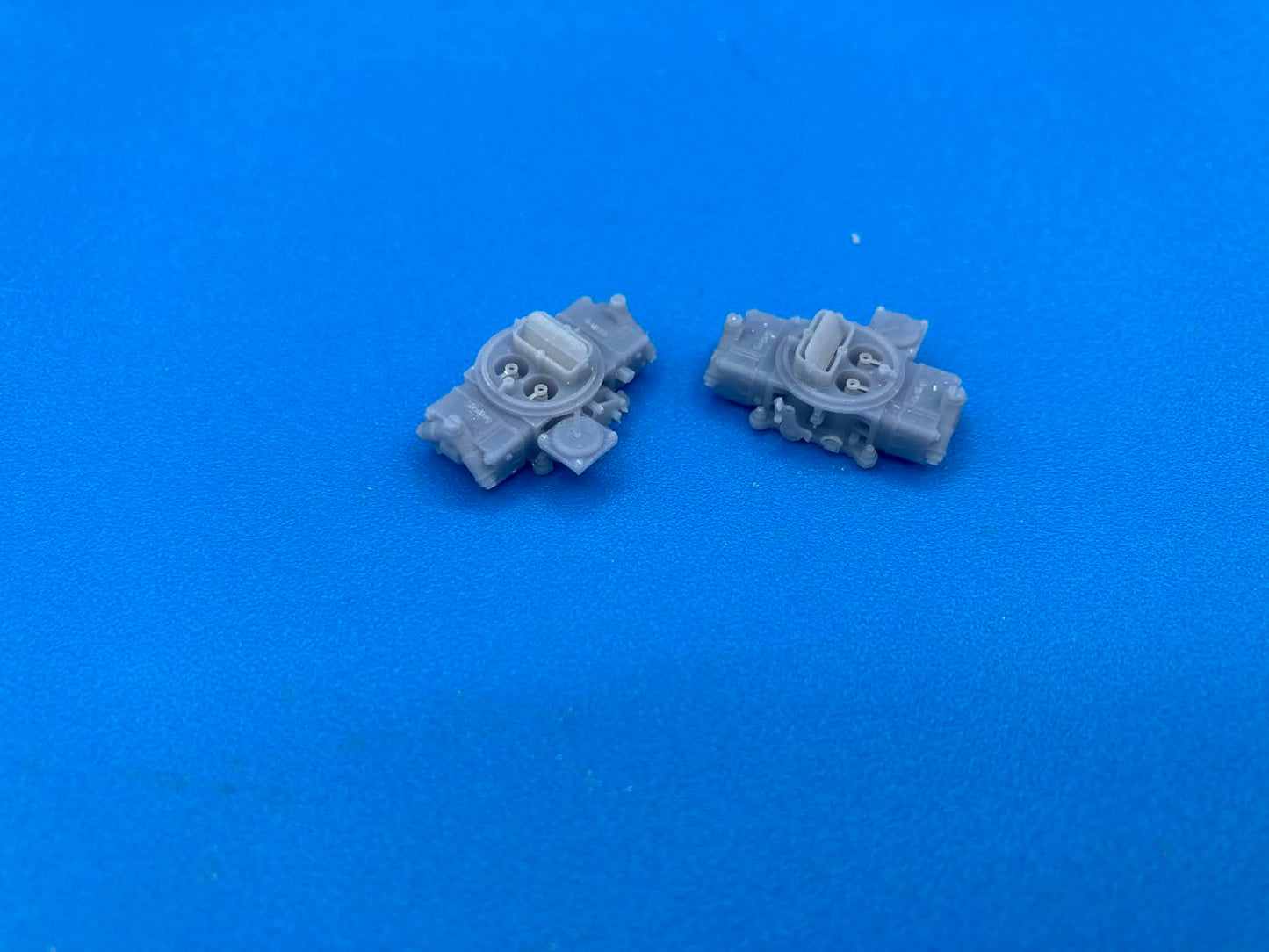 Holley 750 four barrel carburetor with vacuum advance